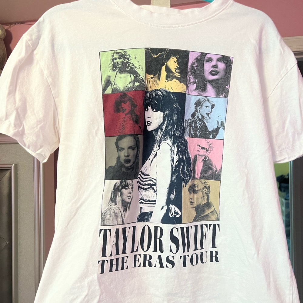 Taylor Swift Eras Tour t-shirt in size M